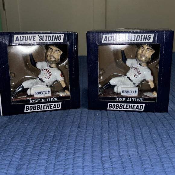 Bobble head of Jose Altuve sliding - Picture 2 of 6